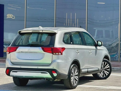 925-Monthly l GCC l 4wd, Cruise, Camera l Accident Free-4