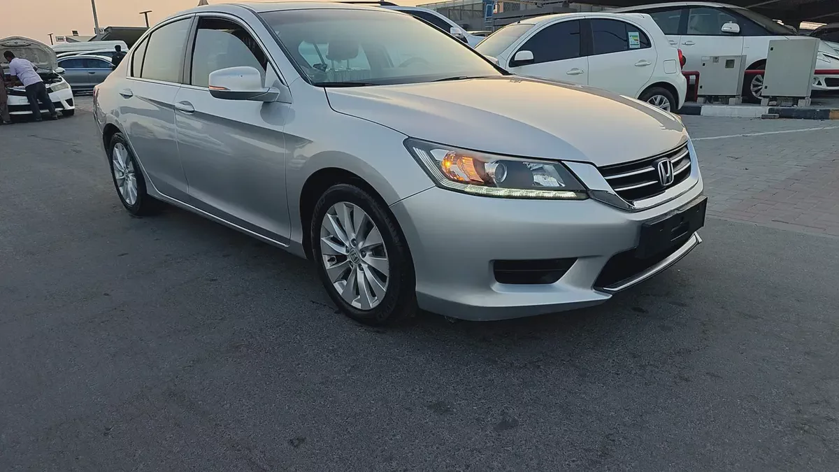 2014 Honda Accord GCC Specs - Well Maintained