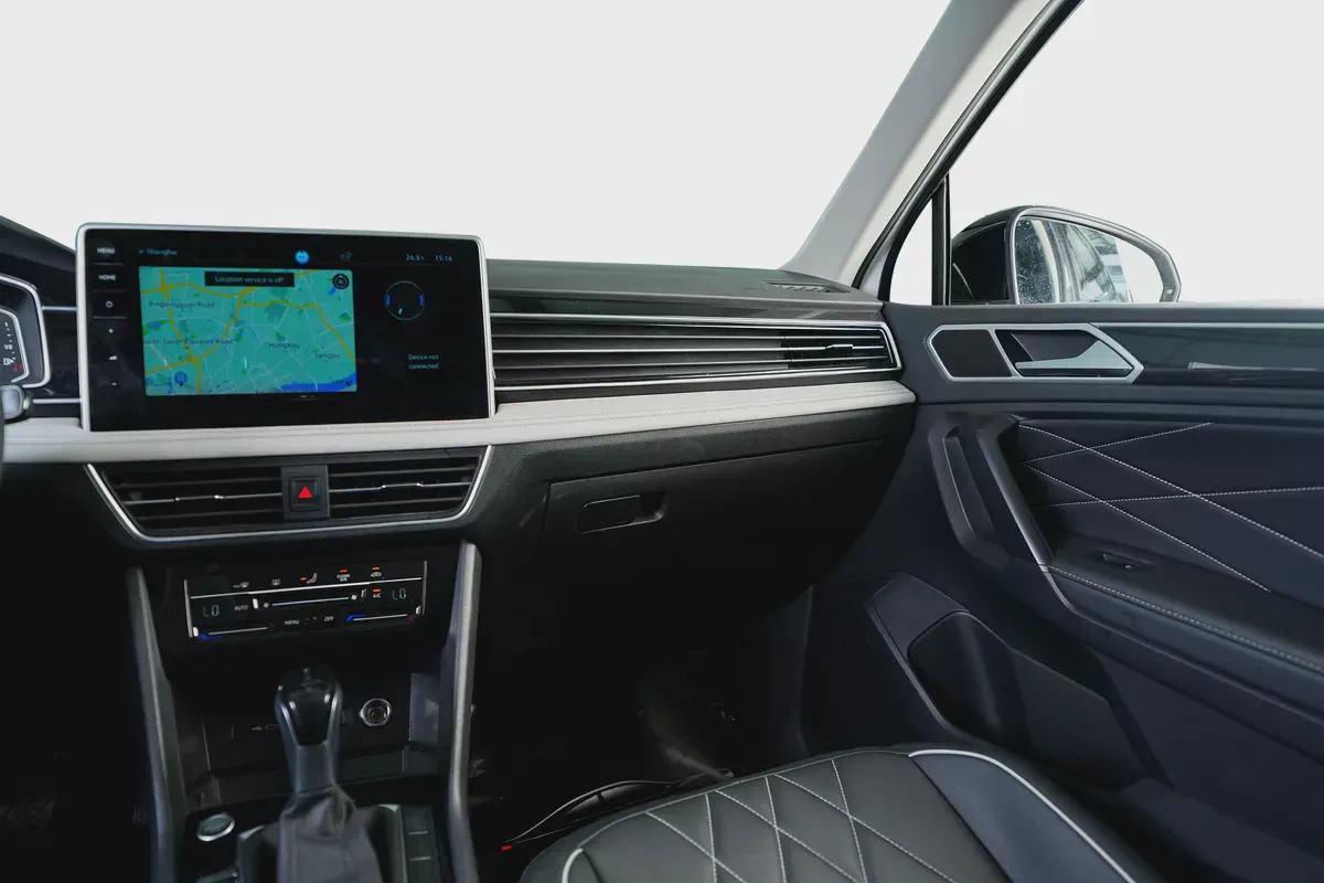 Tiguan 300 TSI Long Wheelbase-Low Mileage-Like New-Low Fuel Consumption-Comfort-10-10