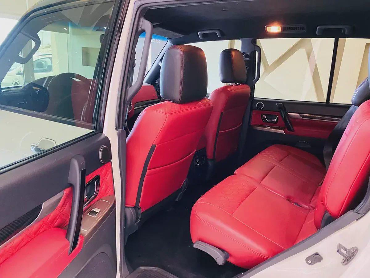 Mitsubishi Pajero 2020 Signature Edition | GCC Specs | Low Mileage | Excellent Condition-16-16