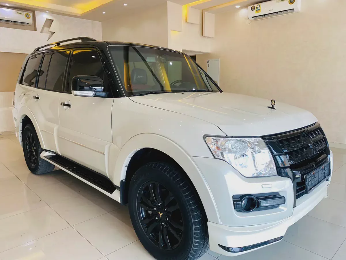 Mitsubishi Pajero 2020 Signature Edition | GCC Specs | Low Mileage | Excellent Condition-18-18
