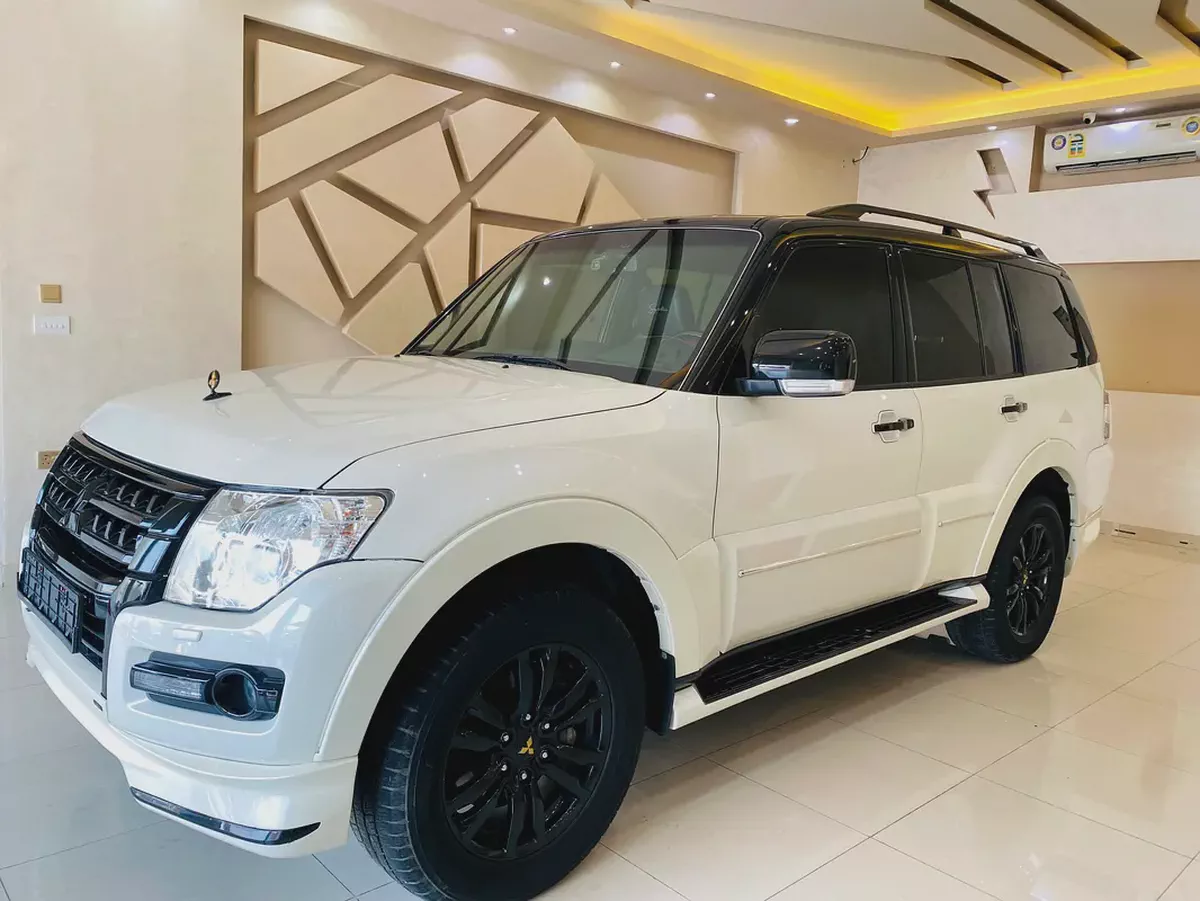 Mitsubishi Pajero 2020 Signature Edition | GCC Specs | Low Mileage | Excellent Condition-19-19