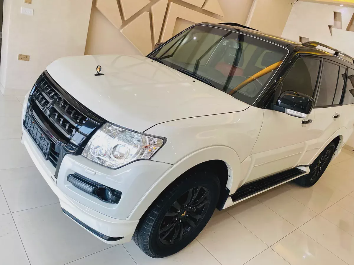 Mitsubishi Pajero 2020 Signature Edition | GCC Specs | Low Mileage | Excellent Condition-1-1