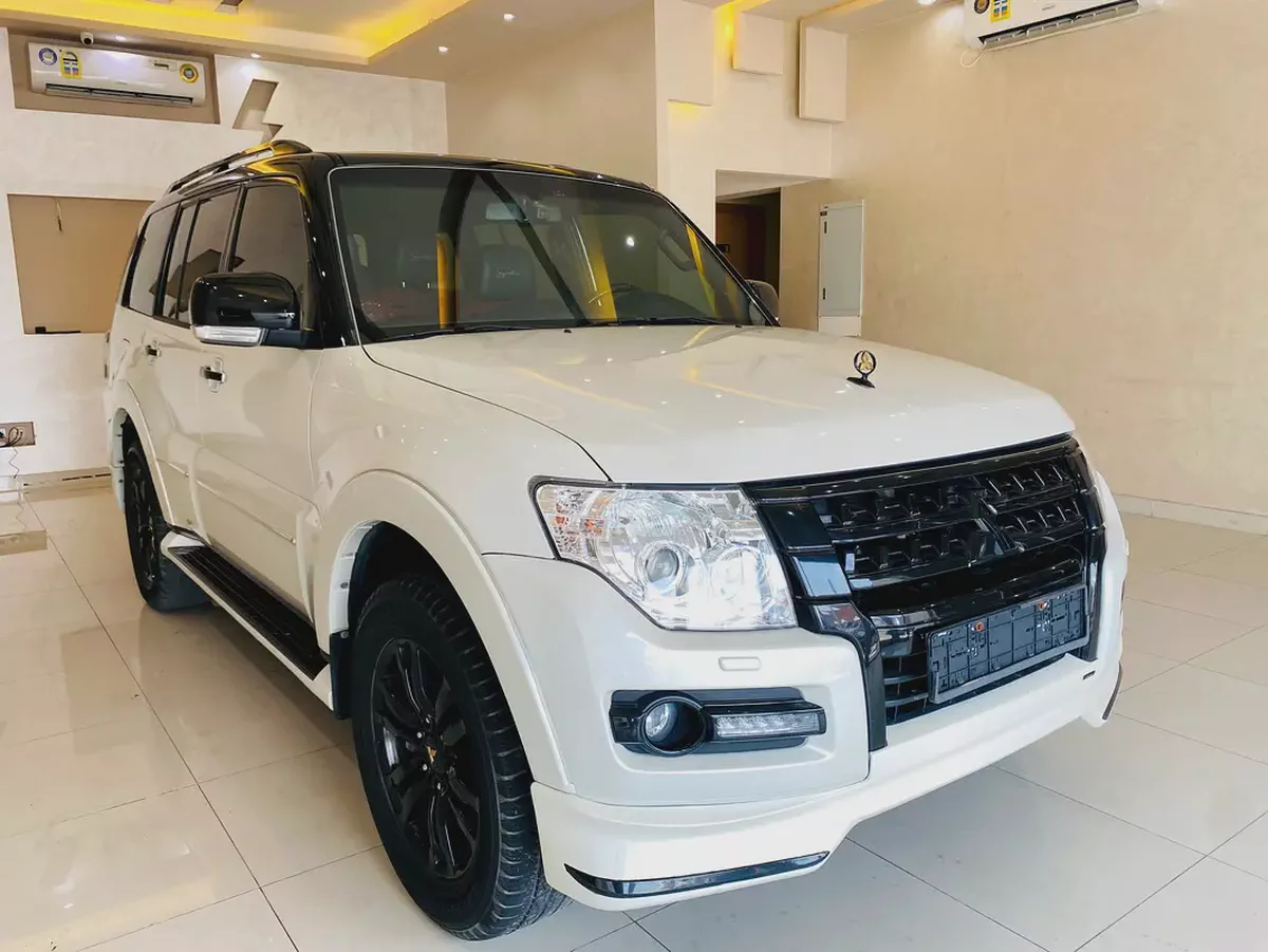 Mitsubishi Pajero 2020 Signature Edition | GCC Specs | Low Mileage | Excellent Condition-4-4