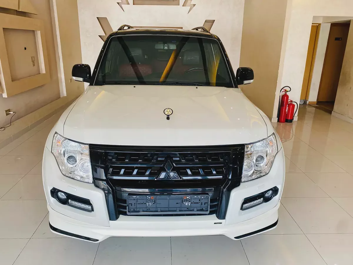 Mitsubishi Pajero 2020 Signature Edition | GCC Specs | Low Mileage | Excellent Condition-8-8