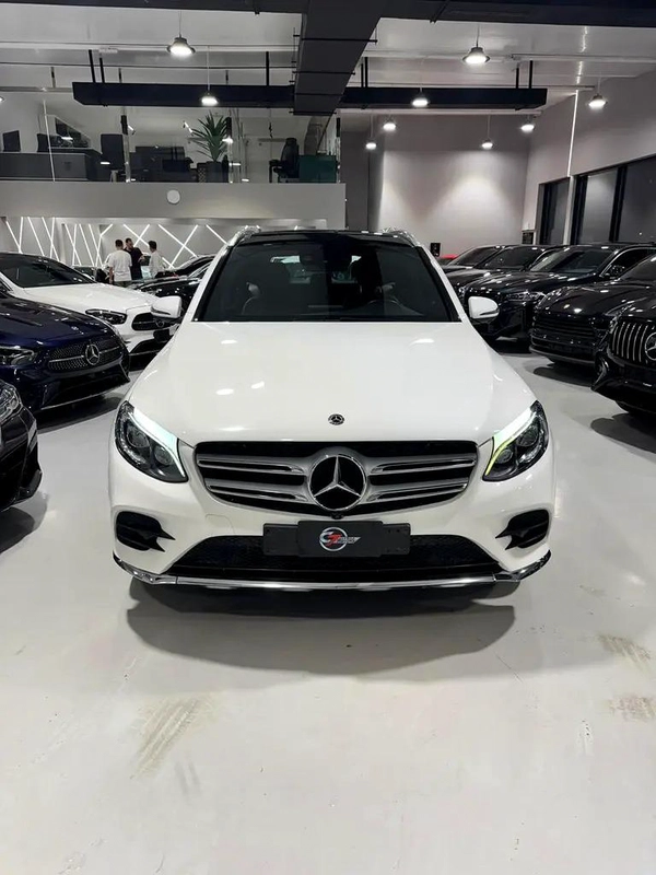 Mercedes-Benz GLC 250 4MATIC | 2018 | GCC | Full Option | Full service History | Monthly: 2,800 AED