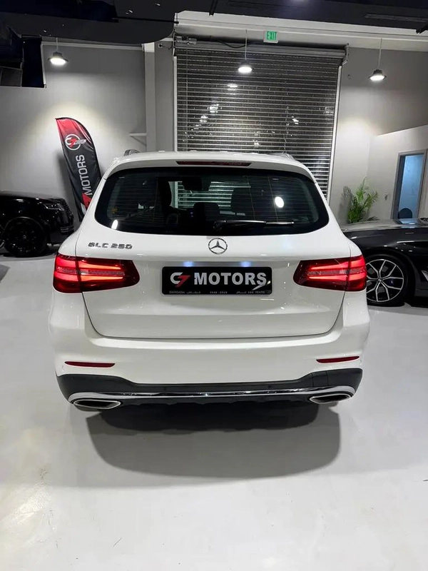Mercedes-Benz GLC 250 4MATIC | 2018 | GCC | Full Option | Full service History | Monthly: 2,800 AED