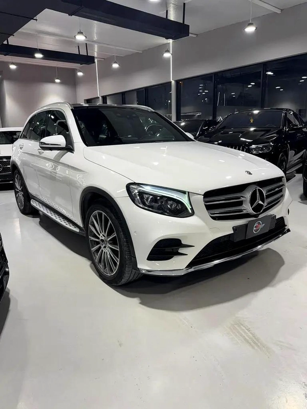 Mercedes-Benz GLC 250 4MATIC | 2018 | GCC | Full Option | Full service History | Monthly: 2,800 AED