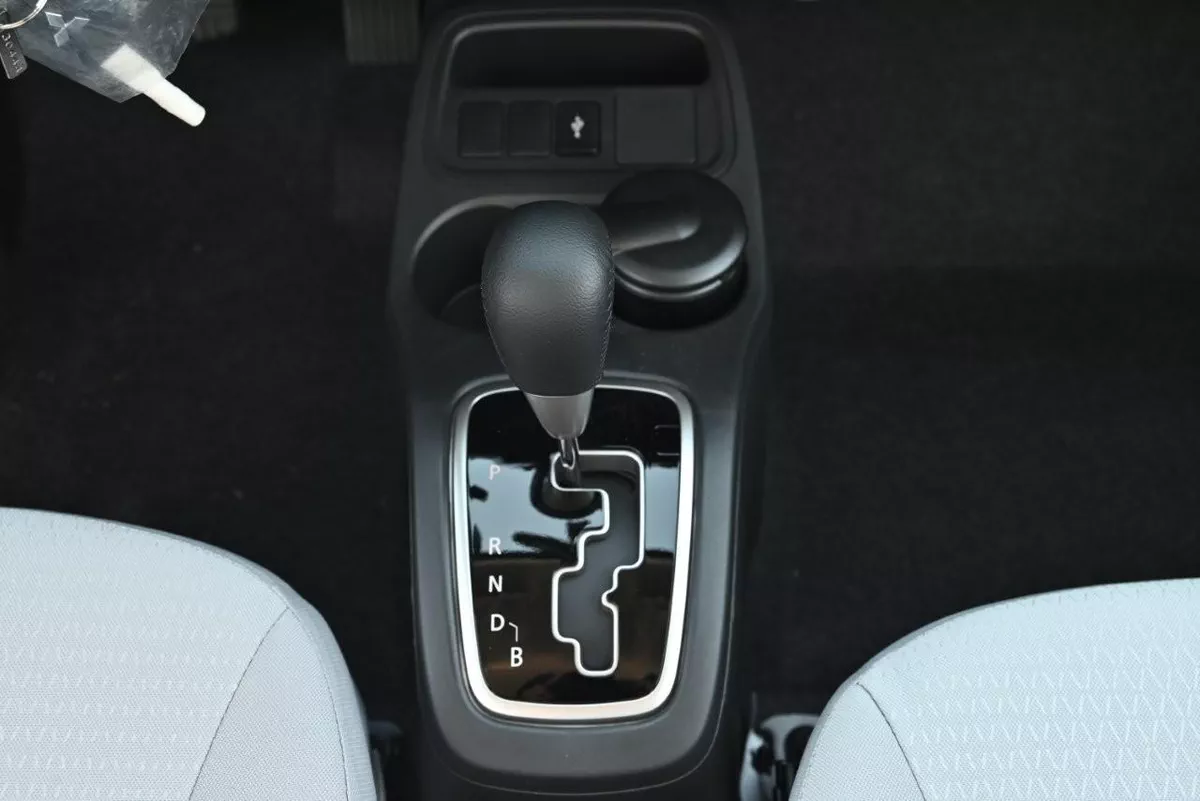 MITSUBISHI ATTRAGE GLX-9-9