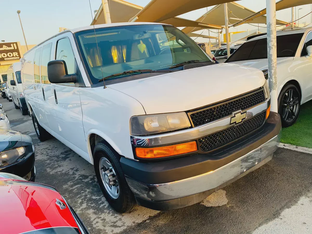2018 Chevrolet Express LT | GCC Specs | Well Maintained-2-2