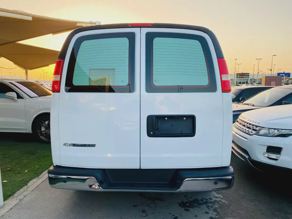 2018 Chevrolet Express LT | GCC Specs | Well Maintained-8-8