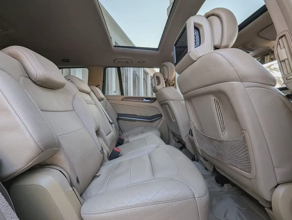 MERCEDES-BENZ GL500 2015 GCC FULL OPTION IN EXCELLENT CONDITION
