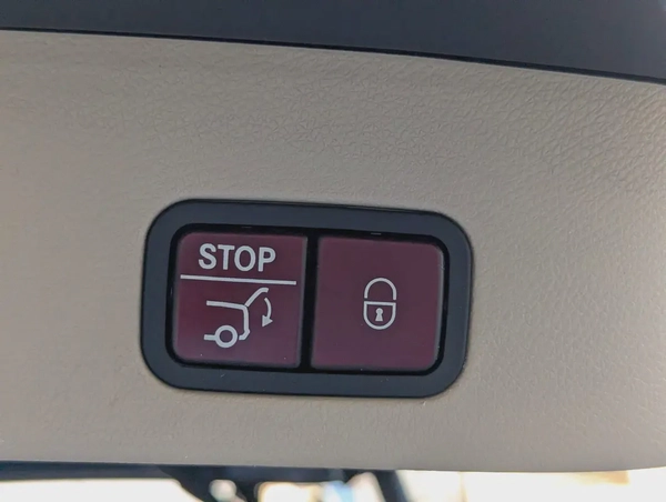 MERCEDES-BENZ GL500 2015 GCC FULL OPTION IN EXCELLENT CONDITION