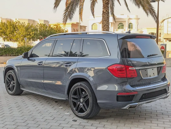 MERCEDES-BENZ GL500 2015 GCC FULL OPTION IN EXCELLENT CONDITION