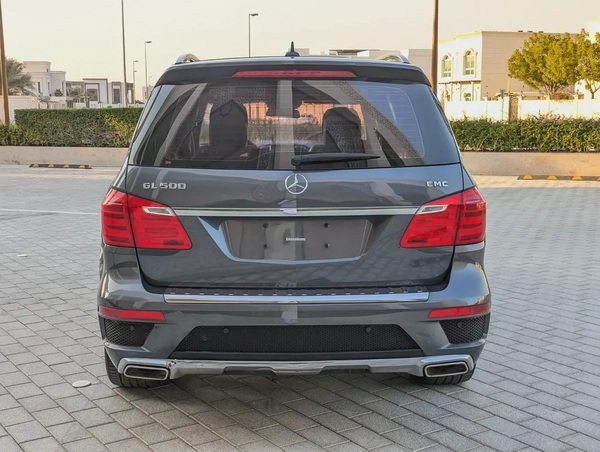MERCEDES-BENZ GL500 2015 GCC FULL OPTION IN EXCELLENT CONDITION