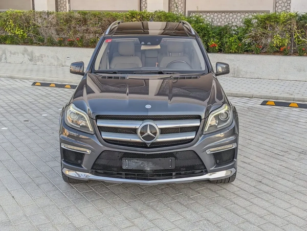 MERCEDES-BENZ GL500 2015 GCC FULL OPTION IN EXCELLENT CONDITION
