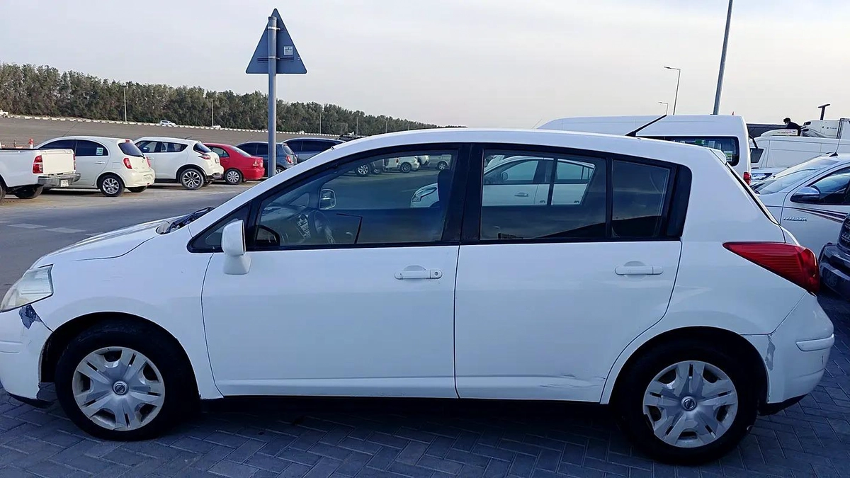 Nissan Tiida 2013 GCC Specs - Reliable and Economical-6-6