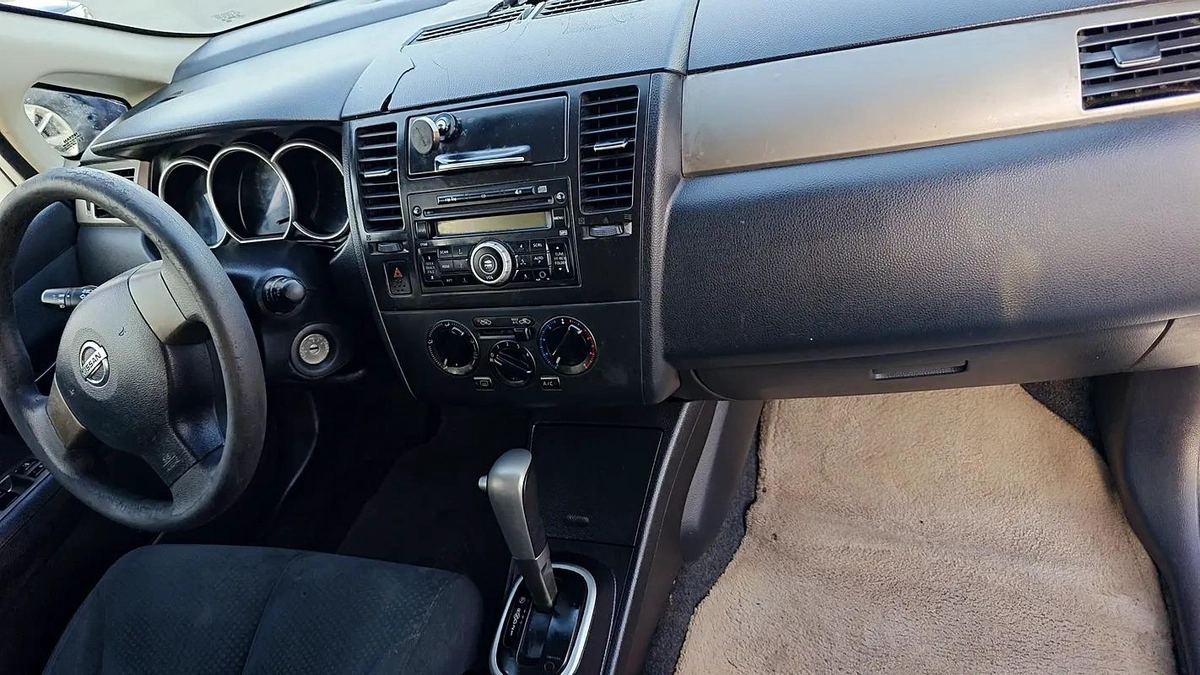 Nissan Tiida 2013 GCC Specs - Reliable and Economical-5-5