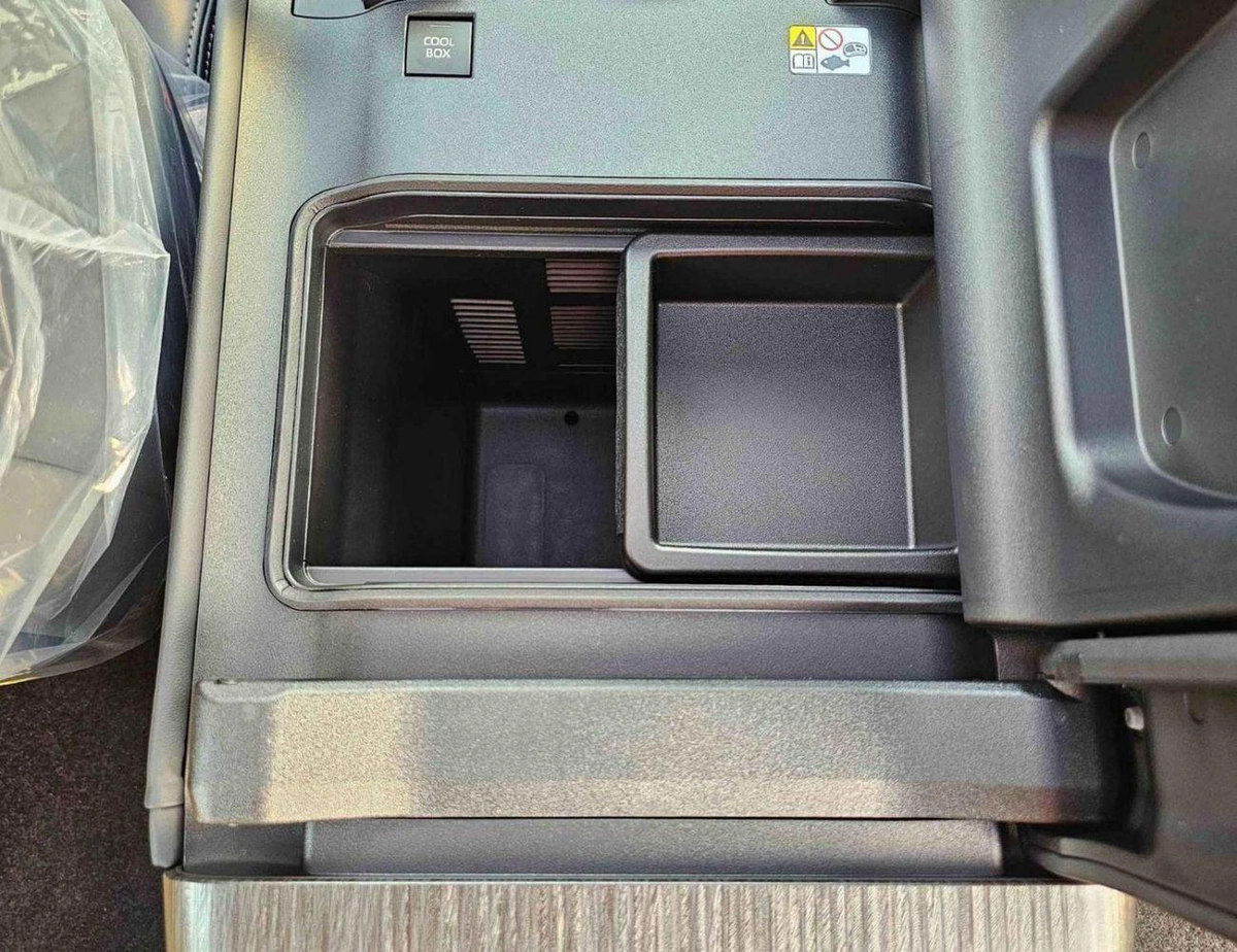 Toyota Land Cruiser VXR 3.3L DIESEL | PWR WITH MEMORY SEATS / HUD / RADAR / JBL SPEAKERS (CODE # LCDVXRHA)-21-0