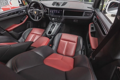 Porsche Macan 2021-18