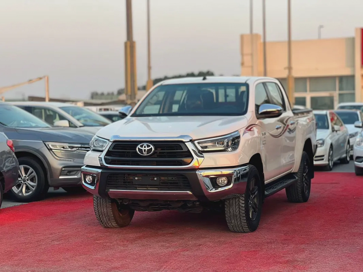 2025 | Toyota Hilux | 4X4 | Manual | GCC | Ref#892-2-2