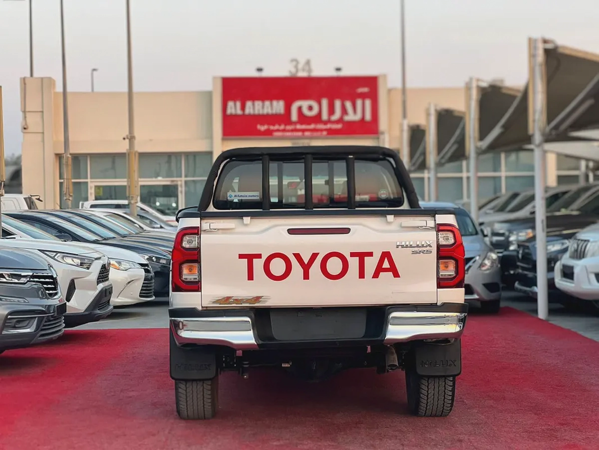 2025 | Toyota Hilux | 4X4 | Manual | GCC | Ref#892-3-3