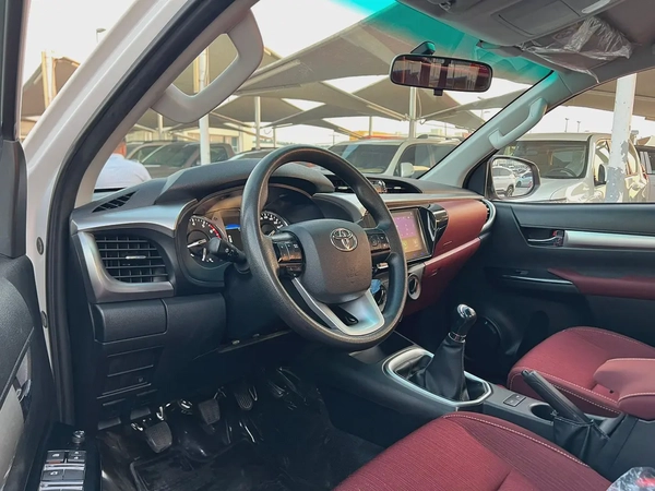 2025 | Toyota Hilux | 4X4 | Manual | GCC | Ref#892