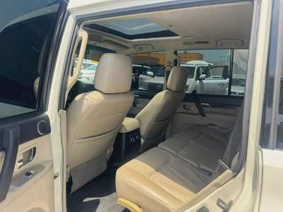 Pajero 2010 fullopshin white color GCZc Calen car-5