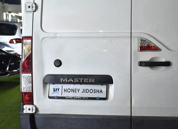 Renault Master ( 2020 Model ) in White Color GCC Specs