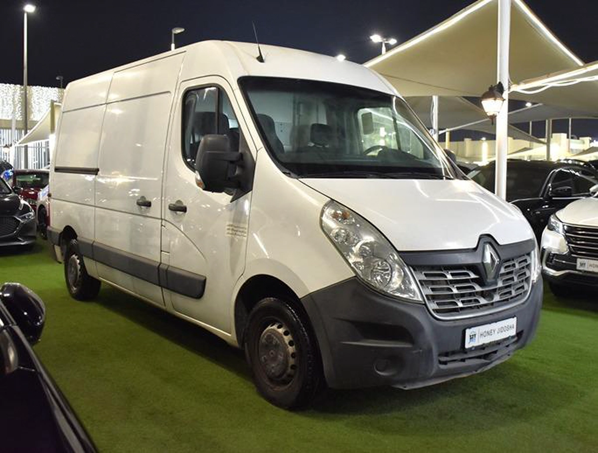 Renault Master ( 2020 Model ) in White Color GCC Specs-1-1