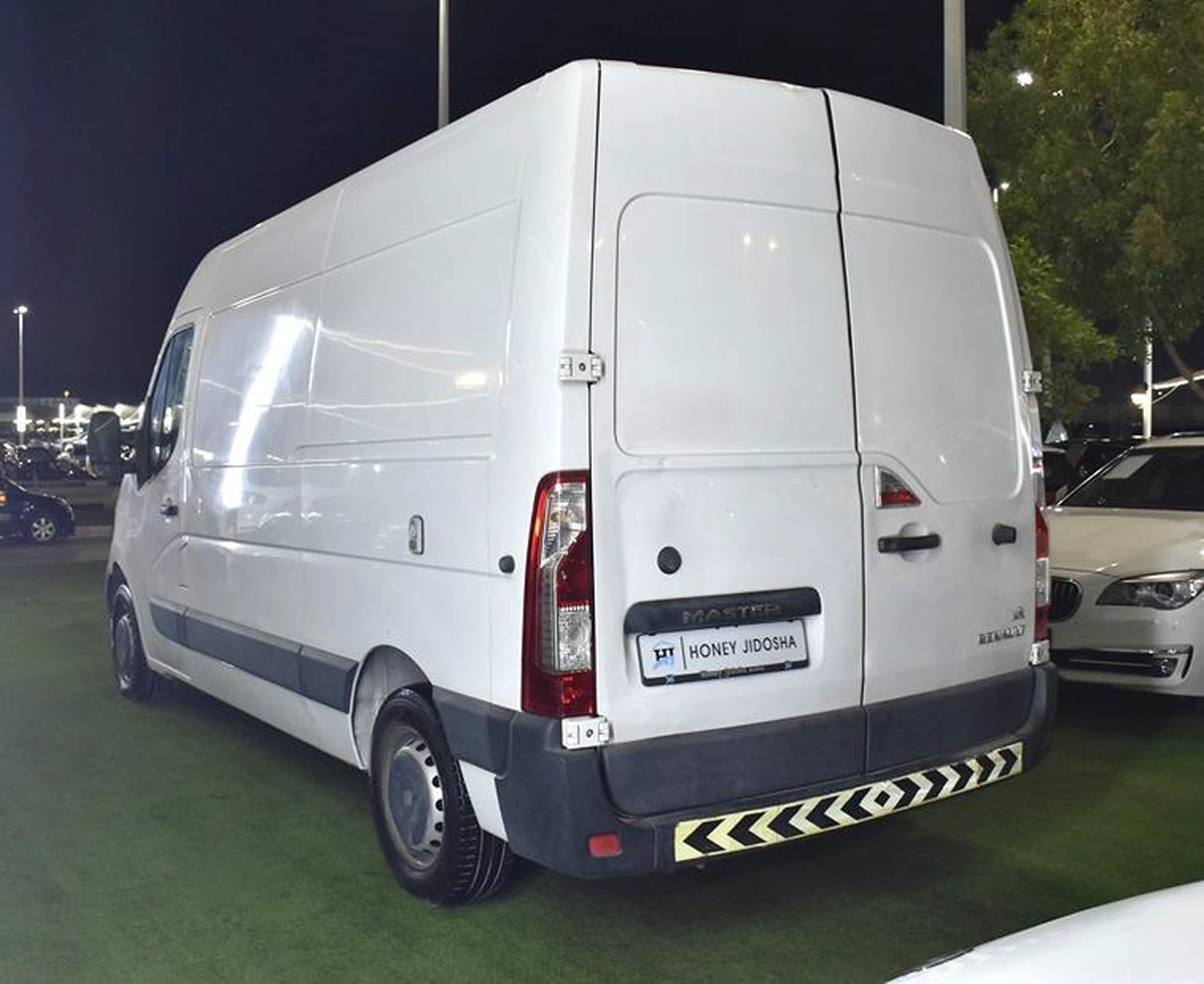 Renault Master ( 2020 Model ) in White Color GCC Specs-12-12