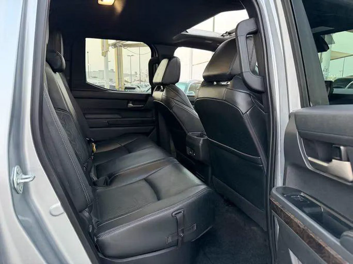 For sale ⁦Toyota Tacoma IV, 2.4 l, 2024⁩ in UAE, Sharjah-12-12