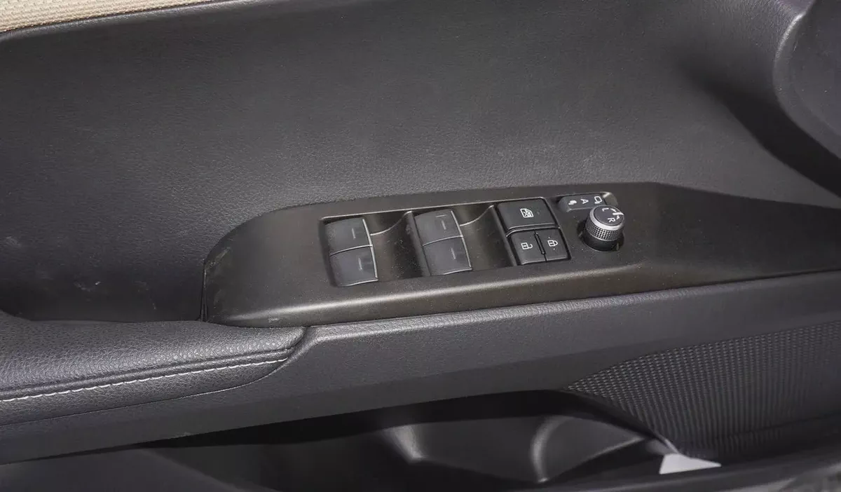 2026 - CAMRY LE 2.5L HYBRID WITH PANORAMIC ROOF - GCC-11-11