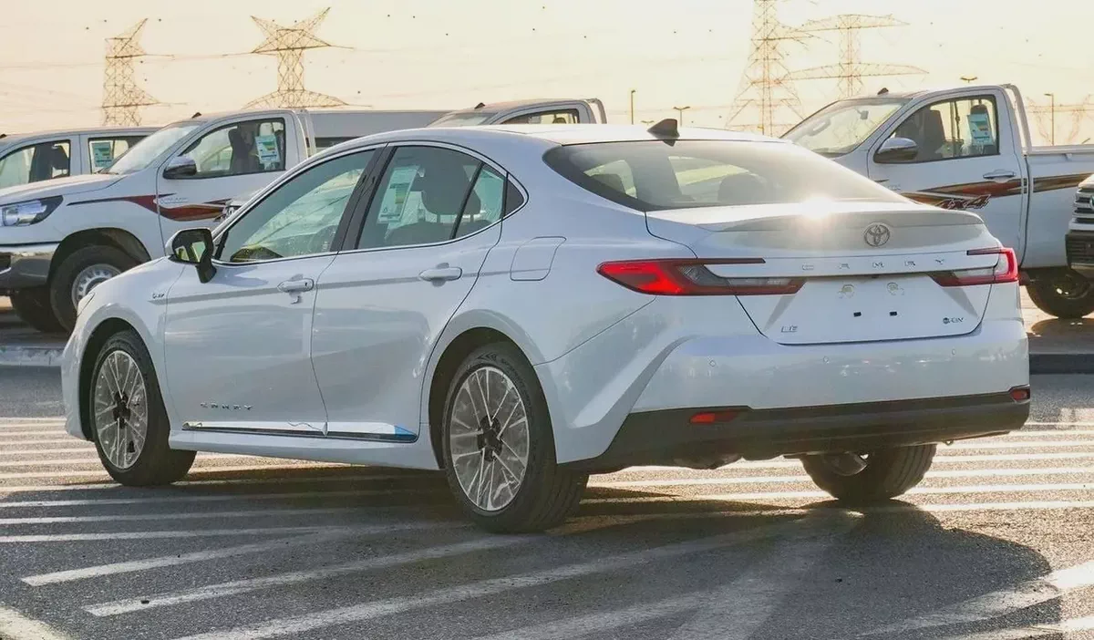 2026 - CAMRY LE 2.5L HYBRID WITH PANORAMIC ROOF - GCC-3-3