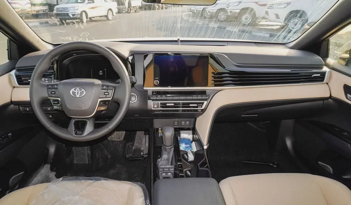 2026 - CAMRY LE 2.5L HYBRID WITH PANORAMIC ROOF - GCC-6-6
