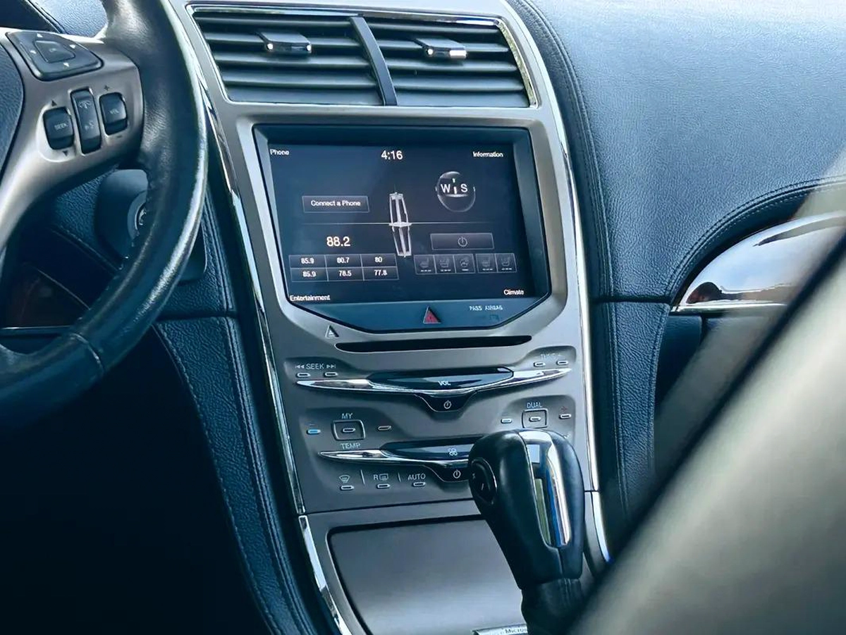 LINCOLN MKS | 2011 | FULLY LOADED | CLEAN CAR | FRESH JAPAN IMPORT