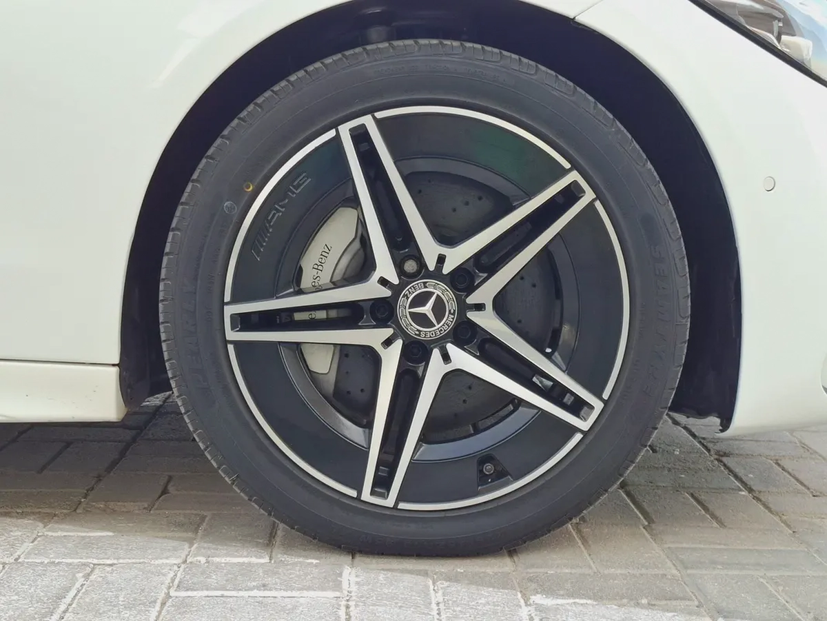 Mercedes-Benz C300 AMG 2023 full option-7-7
