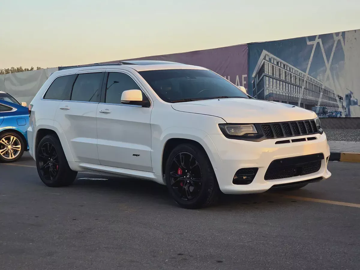 جيب كراند شيروكي 2014 مواصفات خليجية SRT 6.4 بحالة جيدة-1-1