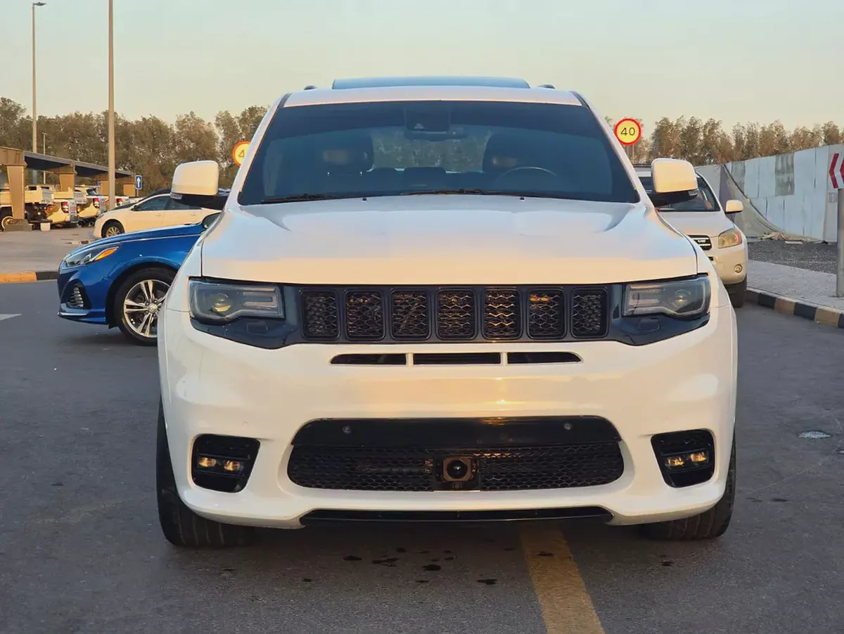 جيب كراند شيروكي 2014 مواصفات خليجية SRT 6.4 بحالة جيدة-3-3