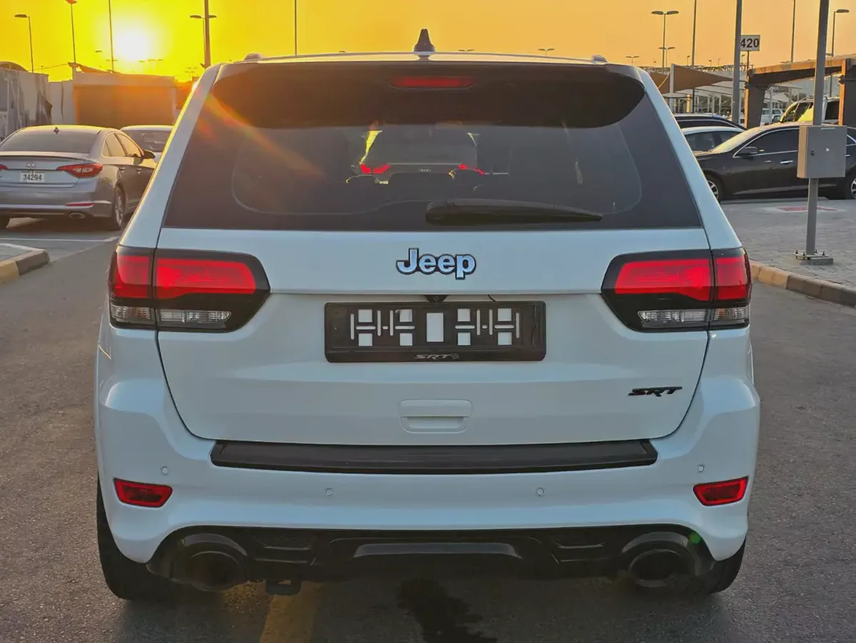 جيب كراند شيروكي 2014 مواصفات خليجية SRT 6.4 بحالة جيدة-6-6