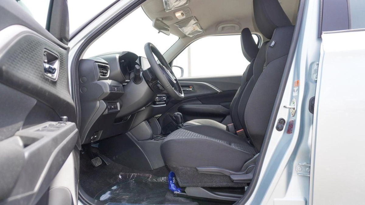 Suzuki Swift Brand New Suzuki Swift 2026 1.2L FWD Petrol |Silver/Black |N-SWI12- P-26 |FOR EXPORT-8-8