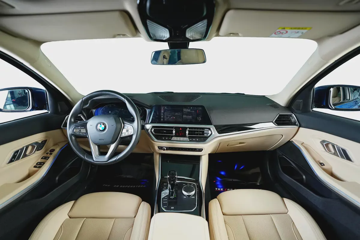 BMW 320i-Luxury Package-GCC- BMW Warranty and Service Package Until 2027-9-9