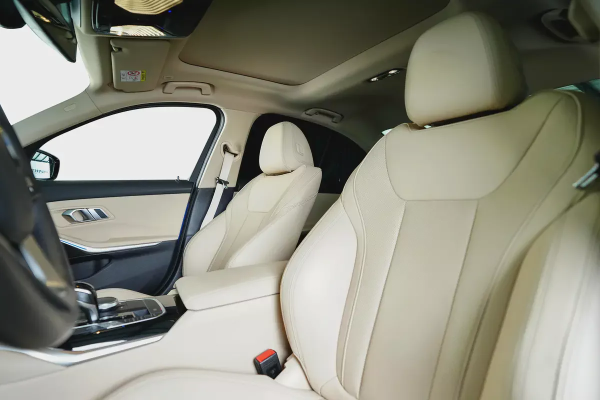 BMW 320i-Luxury Package-GCC- BMW Warranty and Service Package Until 2027-17-17