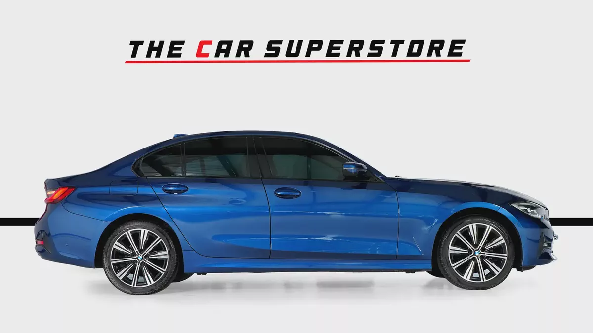 BMW 320i-Luxury Package-GCC- BMW Warranty and Service Package Until 2027-8-8
