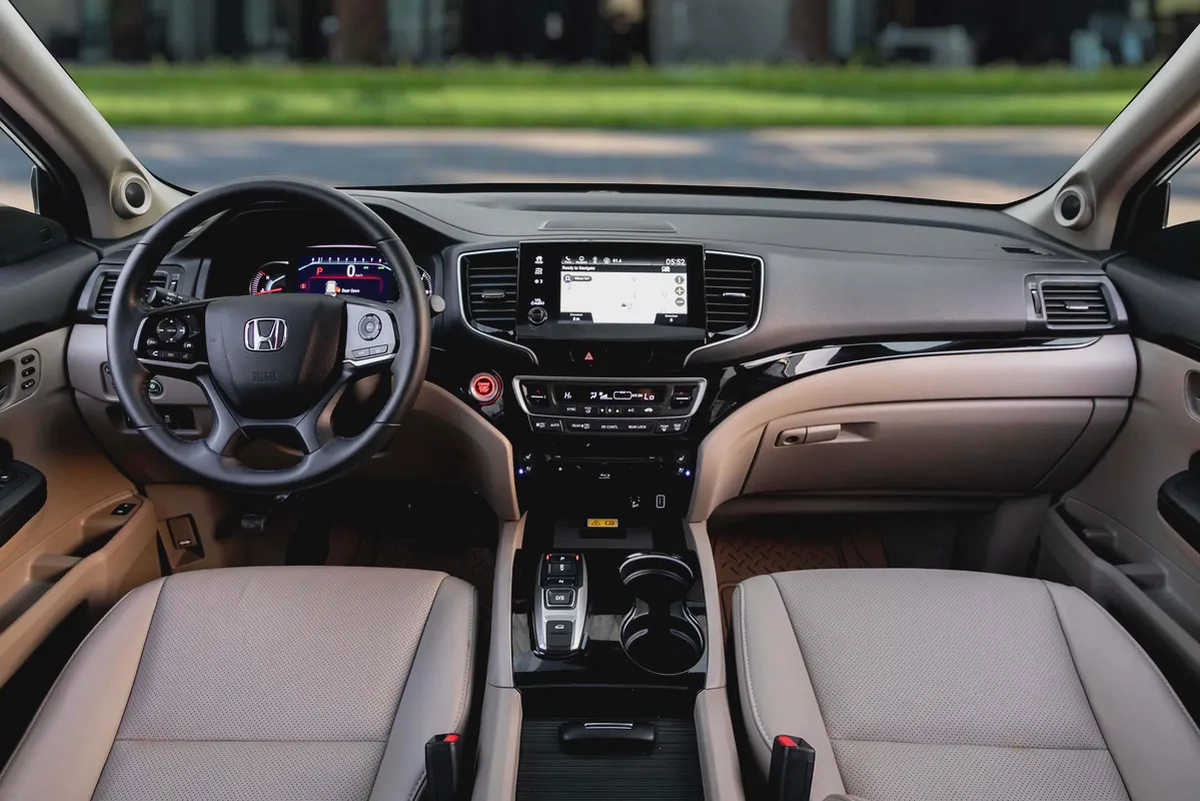 2,155 P.M |  Pilot Touring | 0% Downpayment | Honda History!-7-7