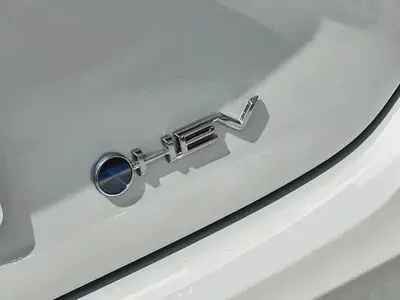Toyota Camry MY25 Elite Edition Hybrid-12