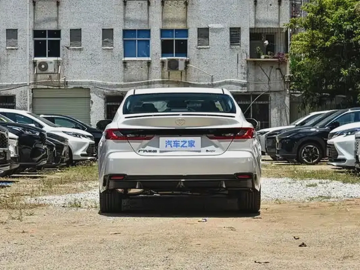 Toyota Camry MY25 Elite Edition Hybrid-4-4