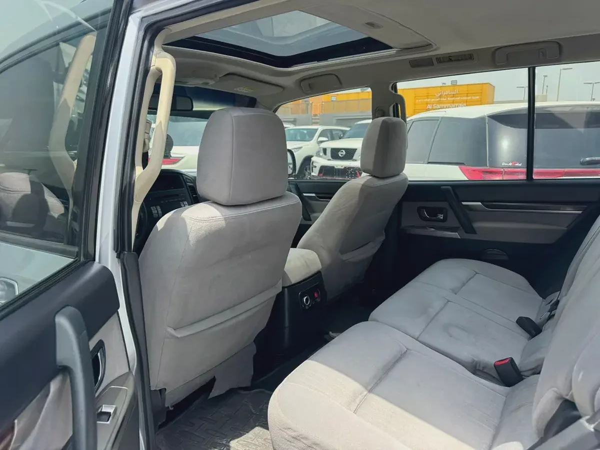 Mitsubshi pajero 2014 silver color fullopshin-3-3