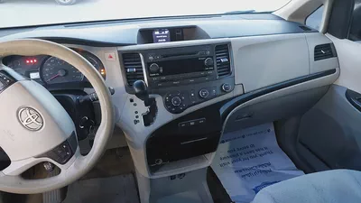 2011 Toyota Sienna SE | American Specs | Well Maintained Family Van-18