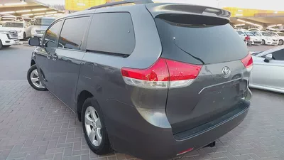 2011 Toyota Sienna SE | American Specs | Well Maintained Family Van-8